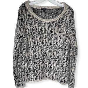 XOXO Sweater‎